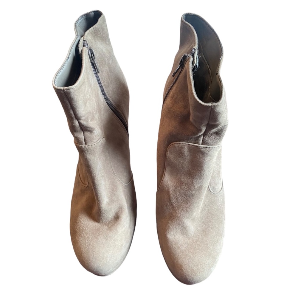 Gianni Bini Leather Side Zip Taupe Ankle Boots